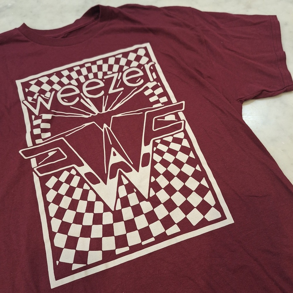 Weezer T Shirt Mens XL Maroon Graphic Logo Short Sleeve Cotton Rock Band Tee